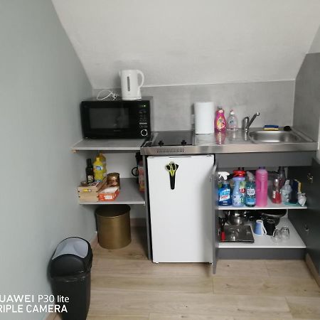 Studio haut tout équipé wifi arrivée autonome Le Creusot Exterior foto