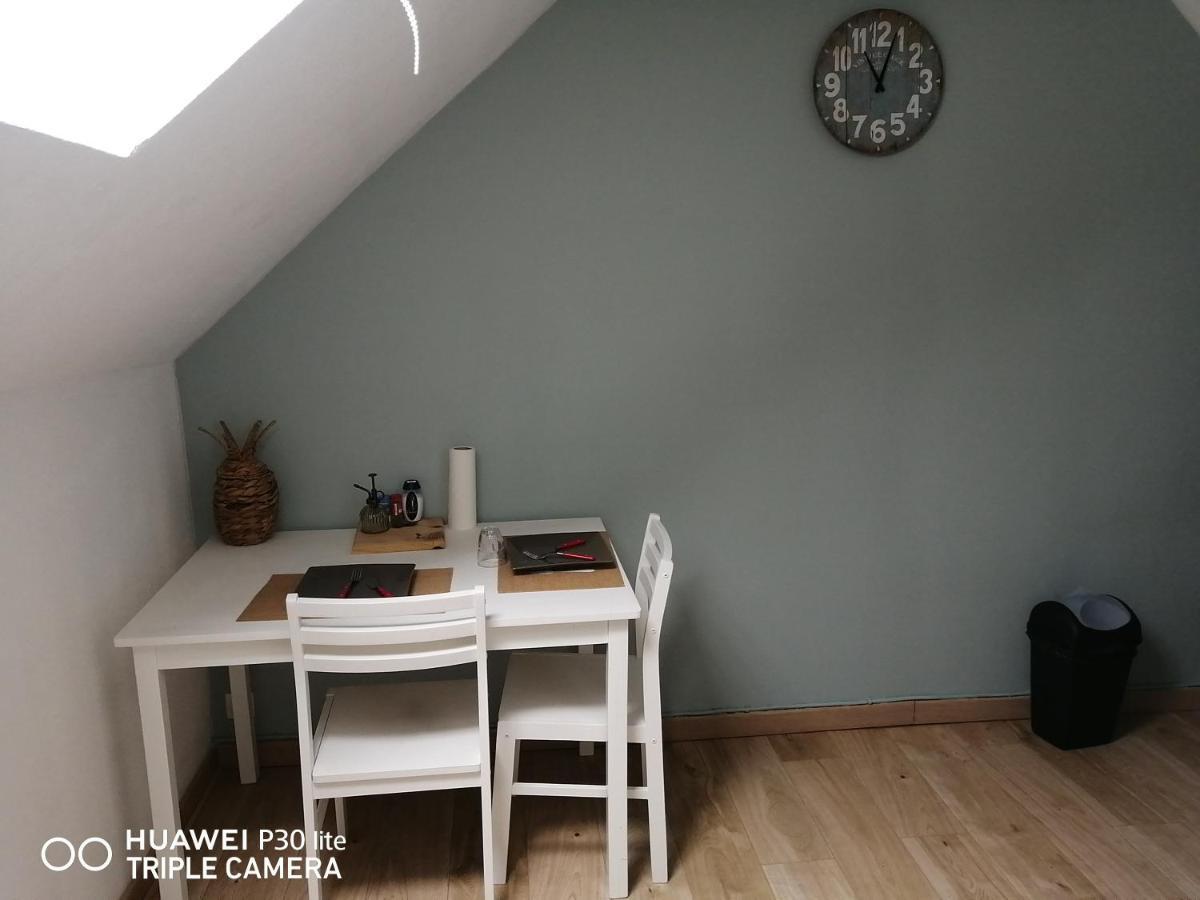 Studio haut tout équipé wifi arrivée autonome Le Creusot Exterior foto